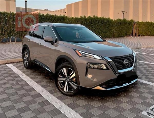 نيسان روج 2022 للبيع في العراق - العلم